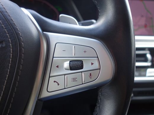 BMW X7 xDrive30d Grijskenteken High Executive VAN PANO NAV/CAM Trekhaak (3500kg) ActivLease financial lease