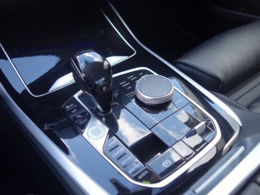 BMW X7 xDrive30d Grijskenteken High Executive VAN PANO NAV/CAM Trekhaak (3500kg) ActivLease financial lease