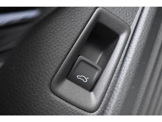 Volkswagen ID.5 Pro 77 kWh Assistance pakket plus Led strip tussen koplampen Multimedia pakket Keyless access 20"... ActivLease financial lease