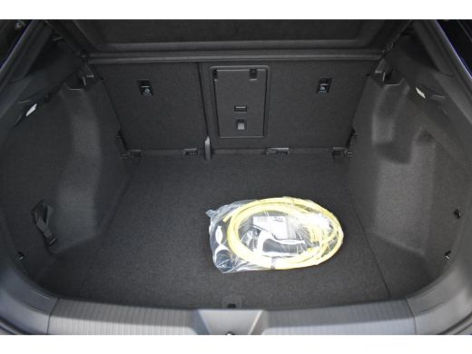 Volkswagen ID.5 Pro 77 kWh Assistance pakket plus Led strip tussen koplampen Multimedia pakket Keyless access 20"... ActivLease financial lease