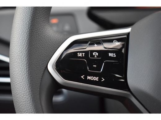 Volkswagen ID.3 Pure 45 kWh Prijs na SEPP € 36895,-  Climatronic, snelladen 135kw, parkeersensoren voor en achter... ActivLease financial lease