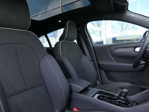 Volvo  C40 Recharge Twin Ultimate 408 pk | Panoramadak l 360 graden camera l AWD l Elek.stoelen ActivLease financial lease