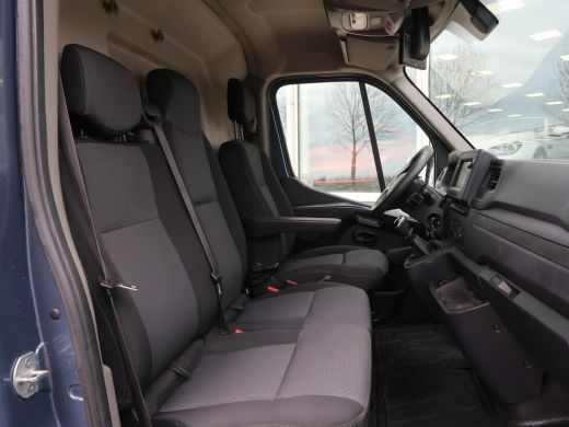 Renault Master T35 2.3 DCI 165 PK L3H2 DUBBEL LUCHT 3500 KG TREKGEWICHT + CAMERA / CARPLAY ActivLease financial lease