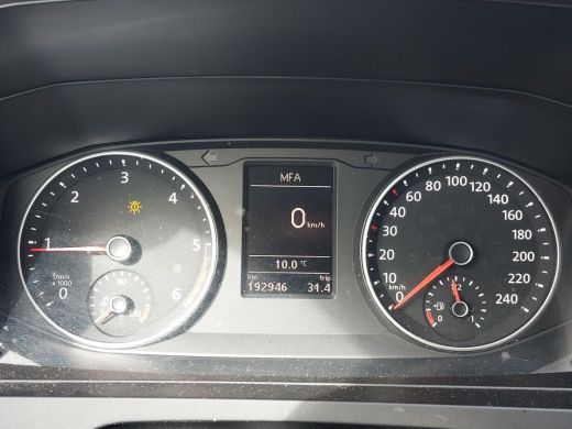 Volkswagen Transporter 2.0 TDI L2H1 DC Hiab kraan Kastinrichting Trekhaak Airco Cruise Comfortline ActivLease financial lease