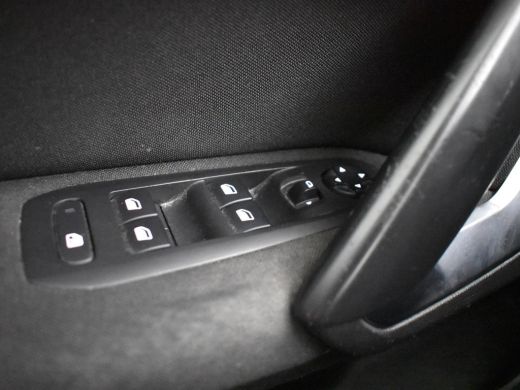 Peugeot 308 SW 1.2 PureTech Blue Lease + Trekhaak ActivLease financial lease