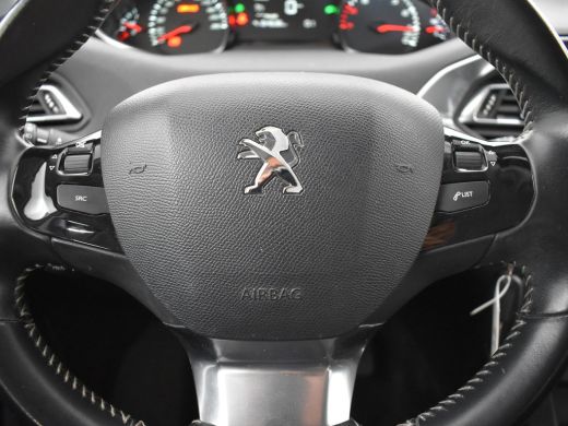 Peugeot 308 SW 1.2 PureTech Blue Lease + Trekhaak ActivLease financial lease
