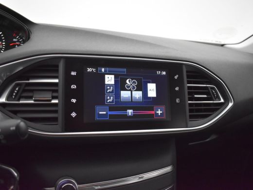 Peugeot 308 SW 1.2 PureTech Blue Lease + Trekhaak ActivLease financial lease