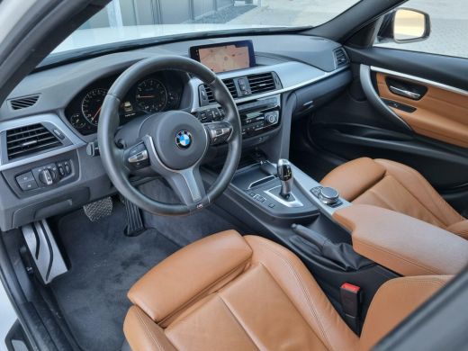 BMW 3 Serie Touring 318i M Sport Edition Performance LED AUT DEALER 2019 ActivLease financial lease