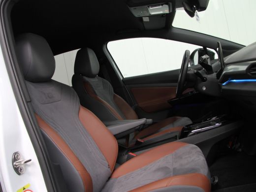 Volkswagen ID.4 First 77kWh 204PK | Org. NL | Trekhaak wegklapbaar ActivLease financial lease