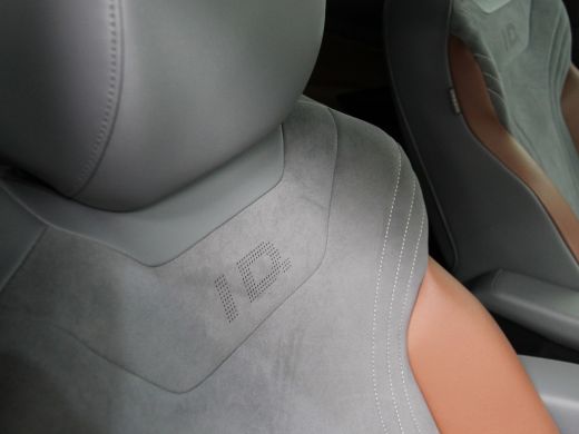 Volkswagen ID.4 First 77kWh 204PK | Org. NL | Trekhaak wegklapbaar ActivLease financial lease