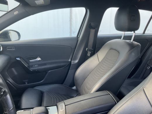 Mercedes A-Klasse 200 164pk Automaat 18 Inch Stoelverw Navi/Cam Widescreen 1Eig Uitstraling! ActivLease financial lease