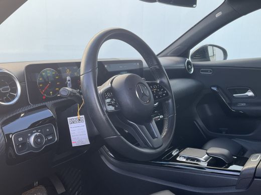 Mercedes A-Klasse 200 164pk Automaat 18 Inch Stoelverw Navi/Cam Widescreen 1Eig Uitstraling! ActivLease financial lease