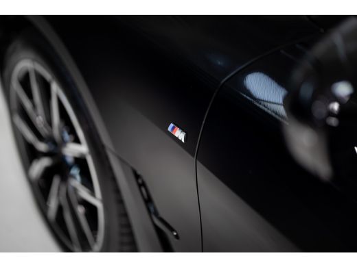 BMW i4 eDrive40 M Sportpakket ActivLease financial lease