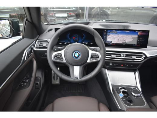 BMW i4 eDrive35 High Executive M Sport / Schuifdak / Sportstoelen / Lederen bekleding / Achteruitrijcame... ActivLease financial lease