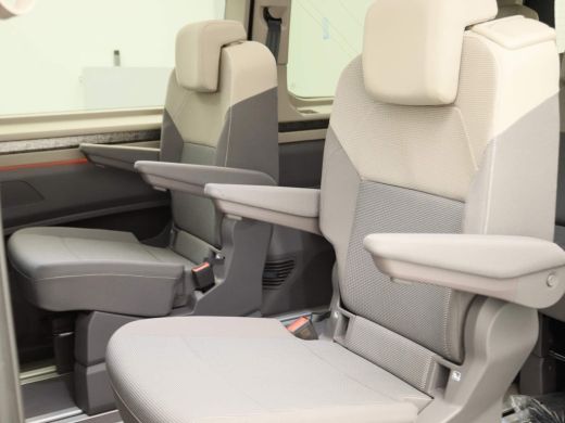 Volkswagen Multivan 1.4 eHybrid L2H1 Energetic 217PK DSG 7-persoons, panoramadak, achteruitrijcamera, travel assist, ... ActivLease financial lease