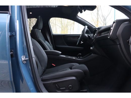Volvo  C40 Recharge Ultimate | 360° Camera | Microtech Nubuck Bekleding | Harman Kardon | 20 Inch met All Se... ActivLease financial lease