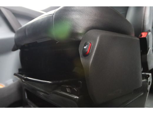Ford Transit Custom 2.2 TDCI L2H1 DC TREND | LEDER | NAVI | CAMERA | TREKHAAK ActivLease financial lease