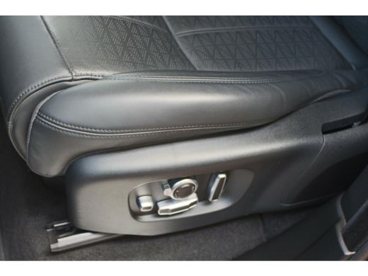 Land Rover Range Rover Sport 2.0 P400e HSE „De Uiver" Black Edition Keyless Entry, Matrix LED, Adaptive Cruise, Massage functi... ActivLease financial lease