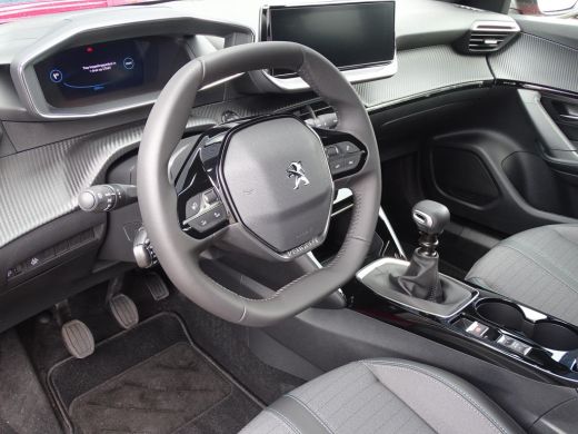 Peugeot 2008 1.2 PureTech Allure Pack Navigatie ,achteruitrij camera ,lichtmetalen velgen ,Keyless Entry ActivLease financial lease