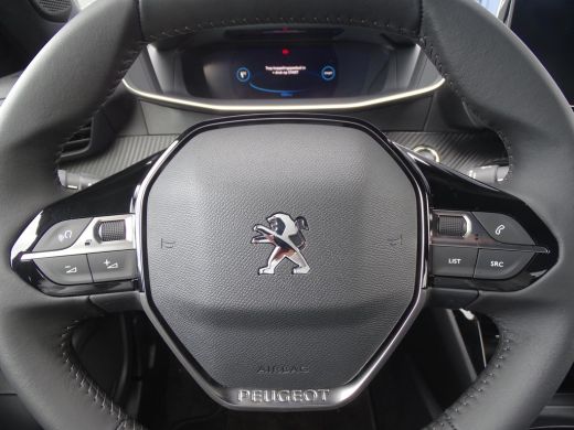 Peugeot 2008 1.2 PureTech Allure Pack Navigatie ,achteruitrij camera ,lichtmetalen velgen ,Keyless Entry ActivLease financial lease