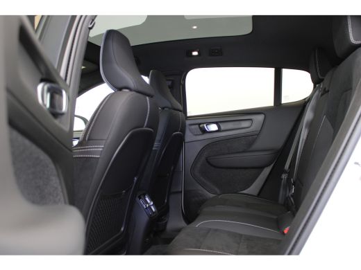 Volvo  C40 252PK Extended Range Ultimate | Pixel LED | Nubuck | HK Audio | Getint Glas | Elektr Stoelen ActivLease financial lease