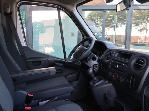 Renault Master T35 2.3 dCi 165 PK L4 BAKWAGEN MEUBELBAK DUBBEL LUCHT ActivLease financial lease