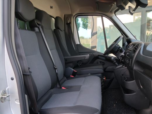 Renault Master T35 2.3 dCi 165 PK L4 BAKWAGEN MEUBELBAK DUBBEL LUCHT ActivLease financial lease