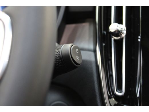 Volvo  XC40 Extended Range 252PK Ultimate 82kWh | Voorraad leverbaar! | Pixel LED | Panoramdak | Getint Glas ... ActivLease financial lease