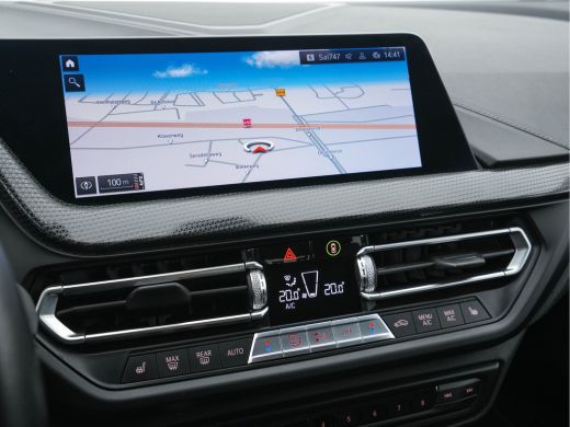 BMW 1 Serie 118i High Executive Edition Sport-Line (INCL-BTW) *LUXURY-LEATHER | DIGI-COCKPIT | HARMAN/KARDON-... ActivLease financial lease