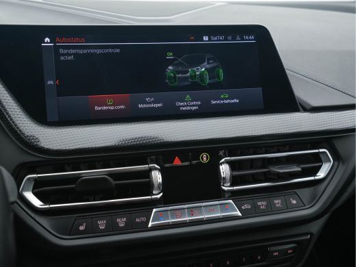 BMW 1 Serie 118i High Executive Edition Sport-Line (INCL-BTW) *LUXURY-LEATHER | DIGI-COCKPIT | HARMAN/KARDON-... ActivLease financial lease