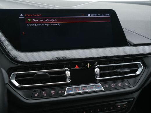 BMW 1 Serie 118i High Executive Edition Sport-Line (INCL-BTW) *LUXURY-LEATHER | DIGI-COCKPIT | HARMAN/KARDON-... ActivLease financial lease