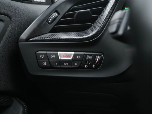 BMW 1-serie 118i High Executive Edition Sport-Line *DAKOTA-FULL-LEATHER | DIGI-COCKPIT | HARMAN-KARDON-AUDIO ... ActivLease financial lease