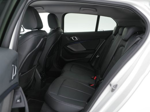 BMW 1 Serie 118i High Executive Edition Sport-Line (INCL-BTW) *LUXURY-LEATHER | DIGI-COCKPIT | HARMAN/KARDON-... ActivLease financial lease