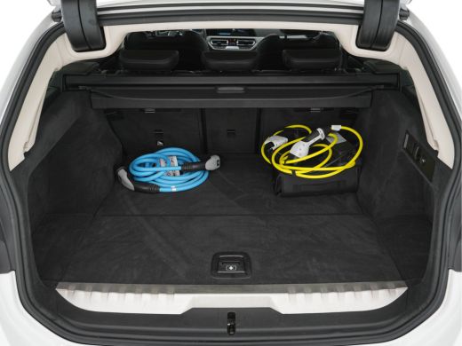 BMW 3 Serie Touring 330e (INCL-BTW) *LUXURY-LEATHER | NAVI-FULLMAP |  DIGI-COCKPIT | FULL-LED | DAB | ECC | P... ActivLease financial lease