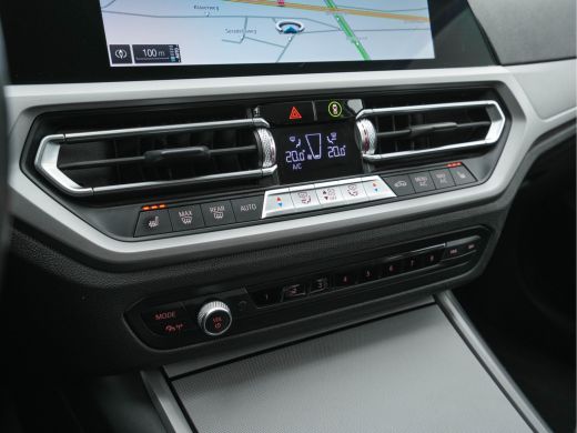 BMW 3 Serie Touring 330e (INCL-BTW) *LUXURY-LEATHER | NAVI-FULLMAP |  DIGI-COCKPIT | FULL-LED | DAB | ECC | P... ActivLease financial lease