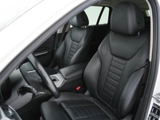 BMW 3 Serie Touring 330e (INCL-BTW) *LUXURY-LEATHER | NAVI-FULLMAP |  DIGI-COCKPIT | FULL-LED | DAB | ECC | P... ActivLease financial lease