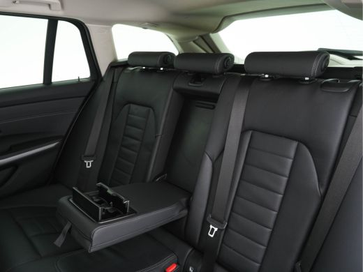 BMW 3 Serie Touring 330e (INCL-BTW) *LUXURY-LEATHER | NAVI-FULLMAP |  DIGI-COCKPIT | FULL-LED | DAB | ECC | P... ActivLease financial lease