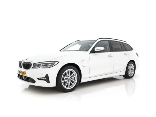BMW 3 Serie Touring 330e (INCL-BTW) *VERNASCA-VOLLEDER | NAVI-FULLMAP |  VIRTUAL-COCKPIT | FULL-LED | DAB | E... ActivLease financial lease