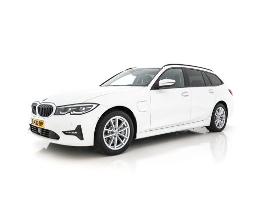 BMW 3 Serie Touring 330e (INCL-BTW) *LUXURY-LEATHER | NAVI-FULLMAP |  DIGI-COCKPIT | FULL-LED | DAB | ECC | P... ActivLease financial lease