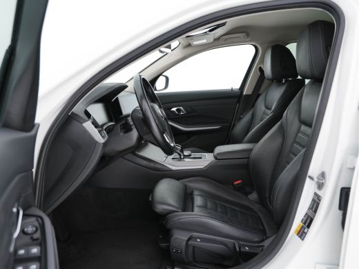 BMW 3 Serie Touring 330e (INCL-BTW) *LUXURY-LEATHER | NAVI-FULLMAP |  DIGI-COCKPIT | FULL-LED | DAB | ECC | P... ActivLease financial lease