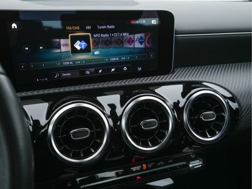 Mercedes A-Klasse 180 Advantage Style-Pack Aut. *WIDESCREEN-DIGI-COCKPIT | DAB | LEATHER-MICROFIBRE | CAMERA | NAVI... ActivLease financial lease