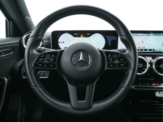 Mercedes A-Klasse 180 Advantage Style-Pack Aut. *WIDESCREEN-DIGI-COCKPIT | DAB | LEATHER-MICROFIBRE | CAMERA | NAVI... ActivLease financial lease