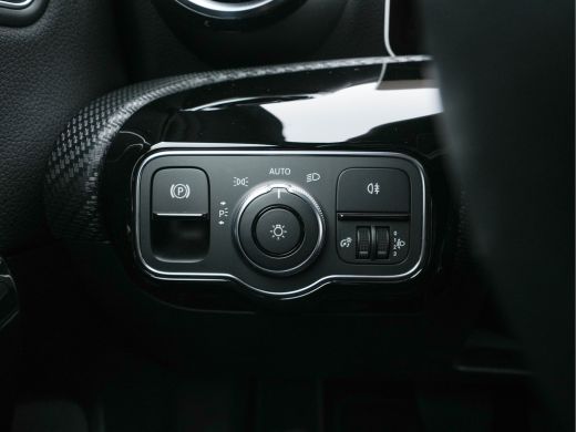 Mercedes A-Klasse 180 Advantage Style-Pack Aut. *WIDESCREEN-DIGI-COCKPIT | DAB | LEATHER-MICROFIBRE | CAMERA | NAVI... ActivLease financial lease