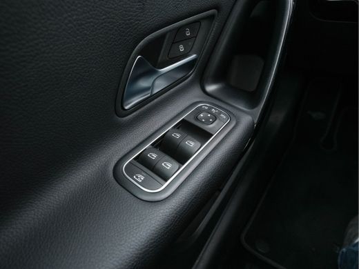 Mercedes A-Klasse 180 Advantage Style-Pack Aut. *WIDESCREEN-DIGI-COCKPIT | DAB | LEATHER-MICROFIBRE | CAMERA | NAVI... ActivLease financial lease