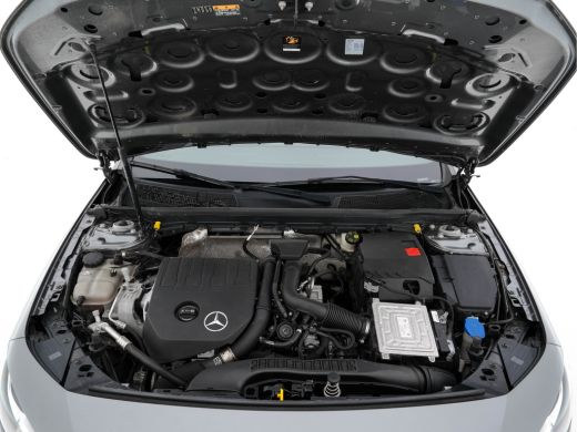 Mercedes A-Klasse 180 Advantage Style-Pack Aut. *WIDESCREEN-DIGI-COCKPIT | DAB | LEATHER-MICROFIBRE | CAMERA | NAVI... ActivLease financial lease