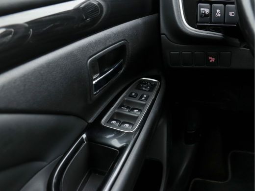 Mitsubishi Outlander 2.0 PHEV Pure AWD (INCL-BTW)  *MICRO-LEATHER | NAVI-FULLMAP | KEYLESS | DAB | CAMERA | ECC | PDC ... ActivLease financial lease