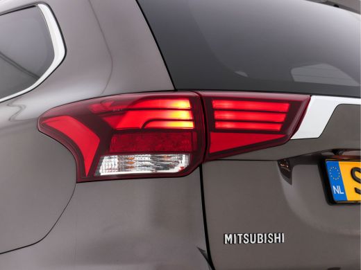 Mitsubishi Outlander 2.0 PHEV Pure AWD (INCL-BTW)  *MICRO-LEATHER | NAVI-FULLMAP | KEYLESS | DAB | CAMERA | ECC | PDC ... ActivLease financial lease