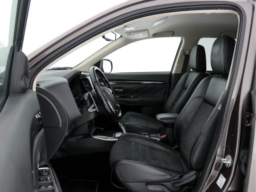Mitsubishi Outlander 2.0 PHEV Pure AWD (INCL-BTW)  *MICRO-LEATHER | NAVI-FULLMAP | KEYLESS | DAB | CAMERA | ECC | PDC ... ActivLease financial lease