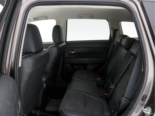 Mitsubishi Outlander 2.0 PHEV Pure AWD (INCL-BTW)  *MICRO-LEATHER | NAVI-FULLMAP | KEYLESS | DAB | CAMERA | ECC | PDC ... ActivLease financial lease