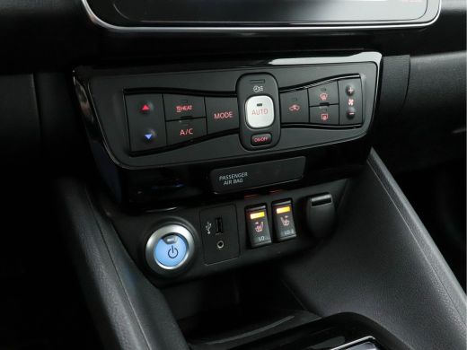 Nissan Leaf Tekna 40 kWh (INCL-BTW) AUT. * FULL-LEATHER | BOSE-AUDIO | FULL-LED | KEYLESS | SURROUND-VIEW | D... ActivLease financial lease